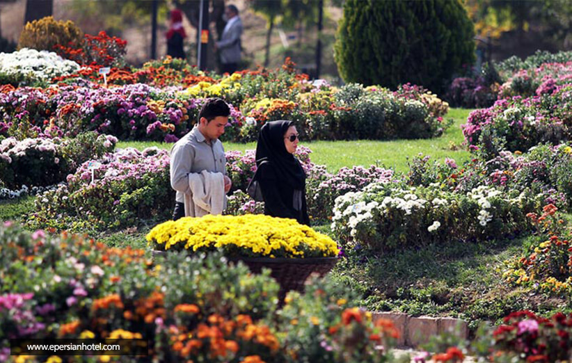 بازدید کنندگان باغ گل های مشهد